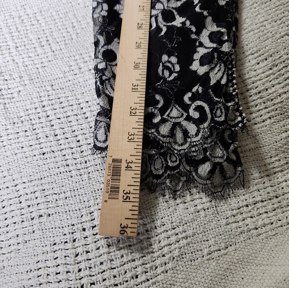 2pc Lace Lounge Set - Picture 11 of 11